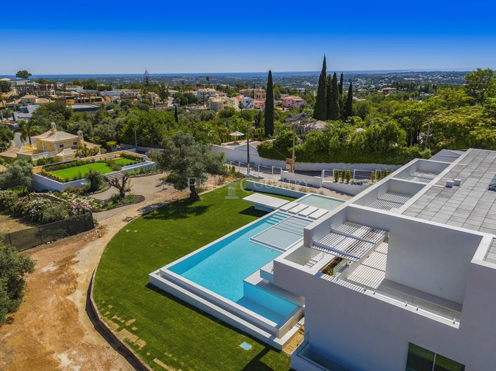 Image No.2-6 Bed Villa for sale