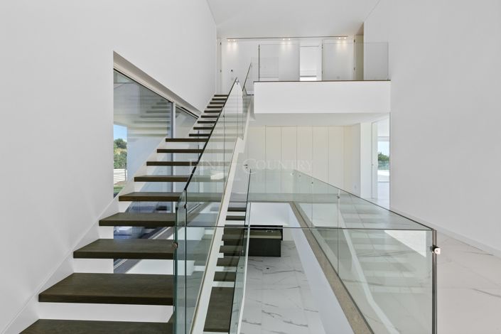 Image No.7-6 Bed Villa for sale