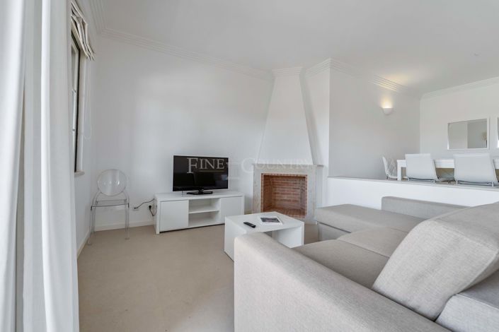 Image No.26-2 Bed Townhouse for sale