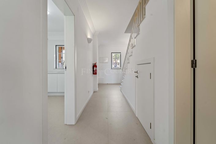 Image No.35-2 Bed Townhouse for sale