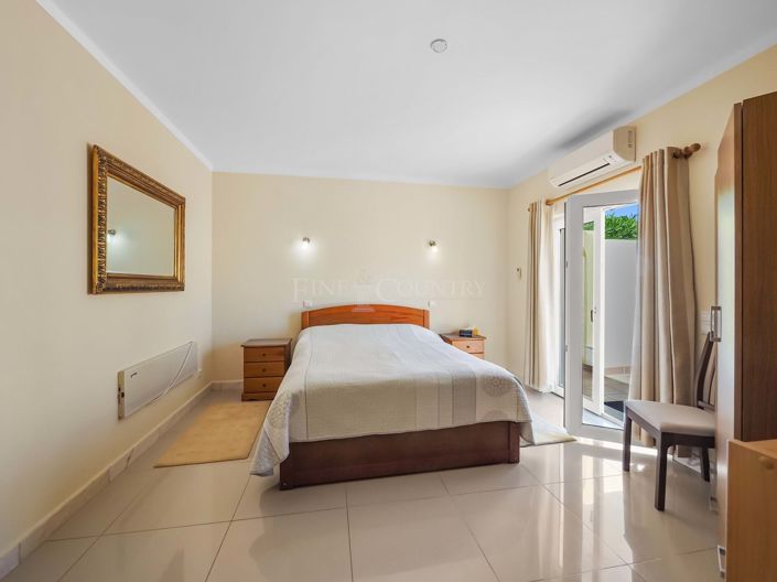 Image No.17-3 Bed Villa for sale