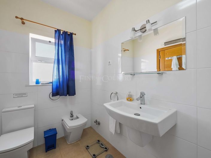 Image No.19-3 Bed Villa for sale