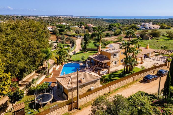 Image No.16-4 Bed Property for sale