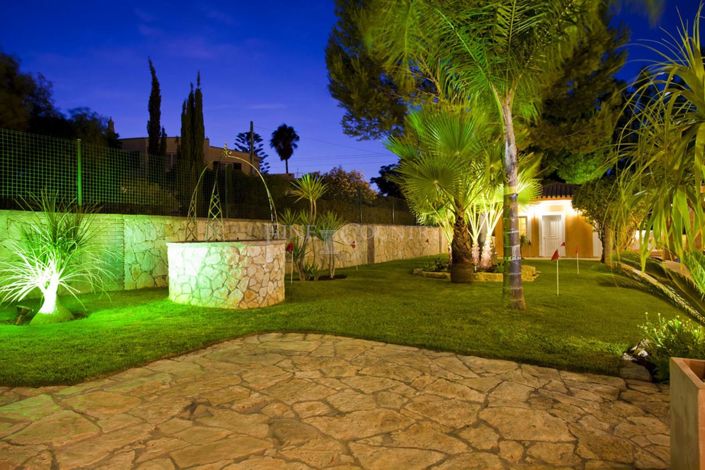 Image No.61-4 Bed Property for sale