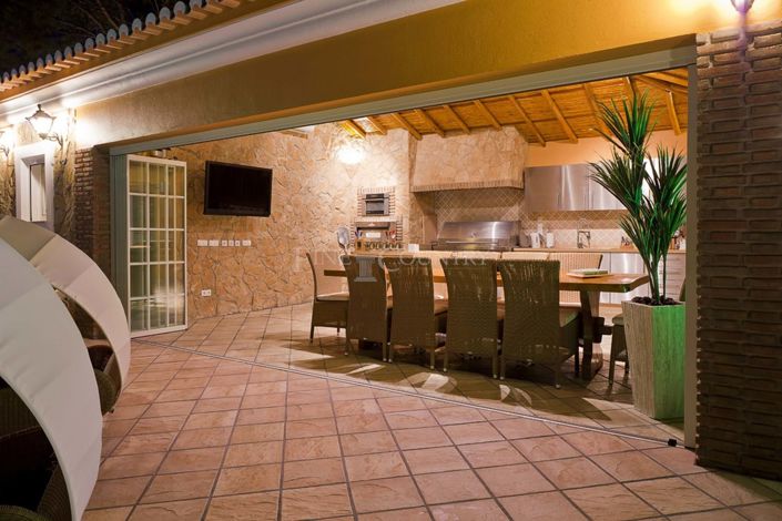 Image No.62-4 Bed Property for sale