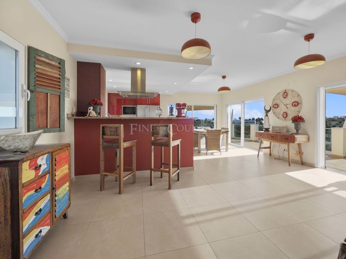 Image No.23-4 Bed Property for sale