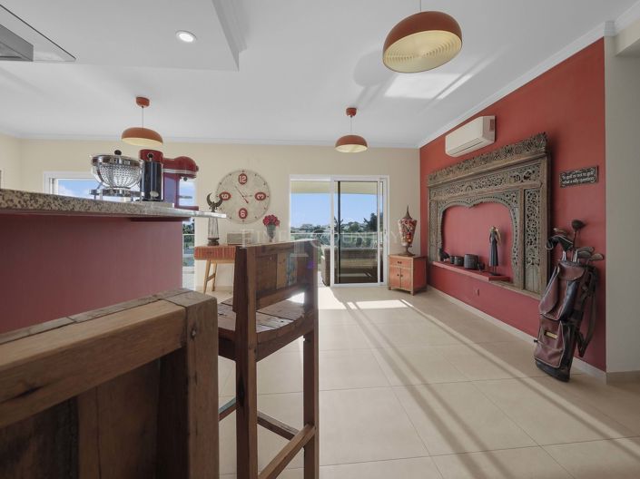 Image No.24-4 Bed Property for sale