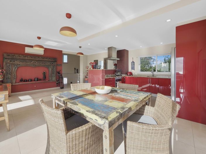 Image No.26-4 Bed Property for sale