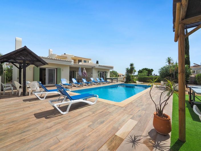 Image No.1-4 Bed Property for sale