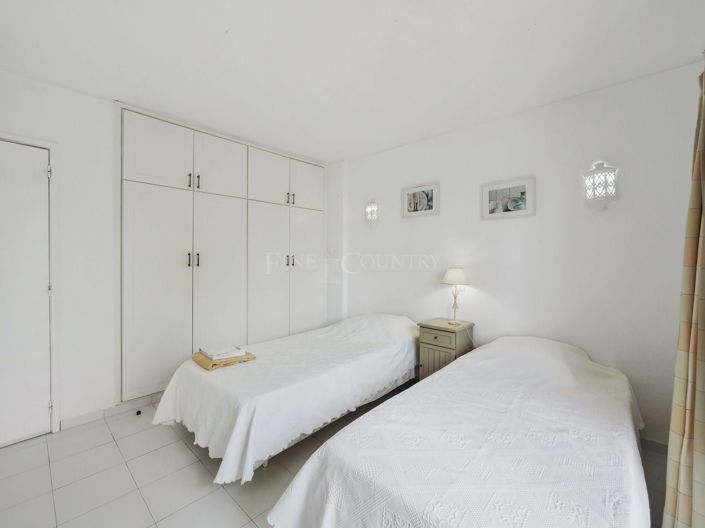 Image No.12-4 Bed Property for sale