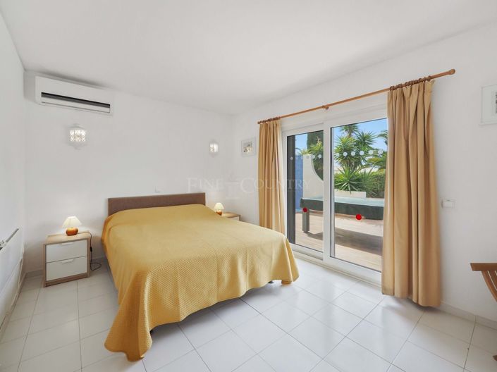 Image No.15-4 Bed Property for sale