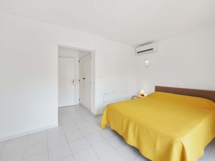 Image No.17-4 Bed Property for sale