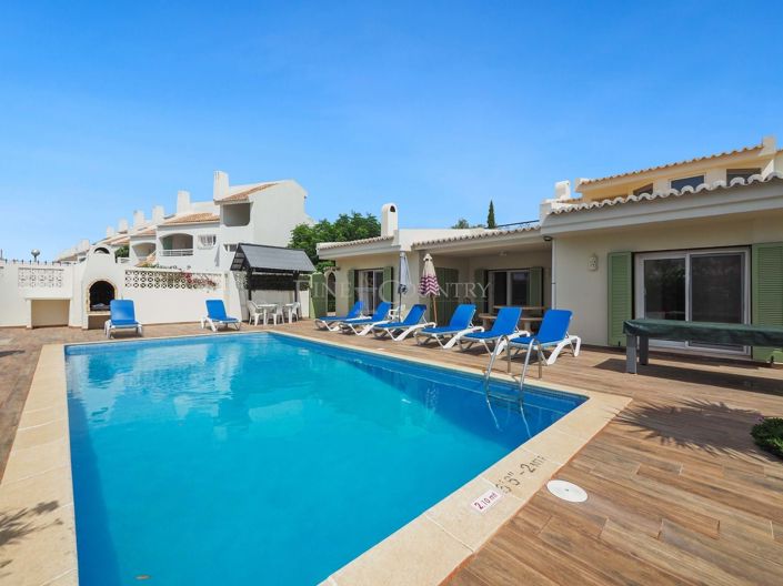 Image No.26-4 Bed Property for sale