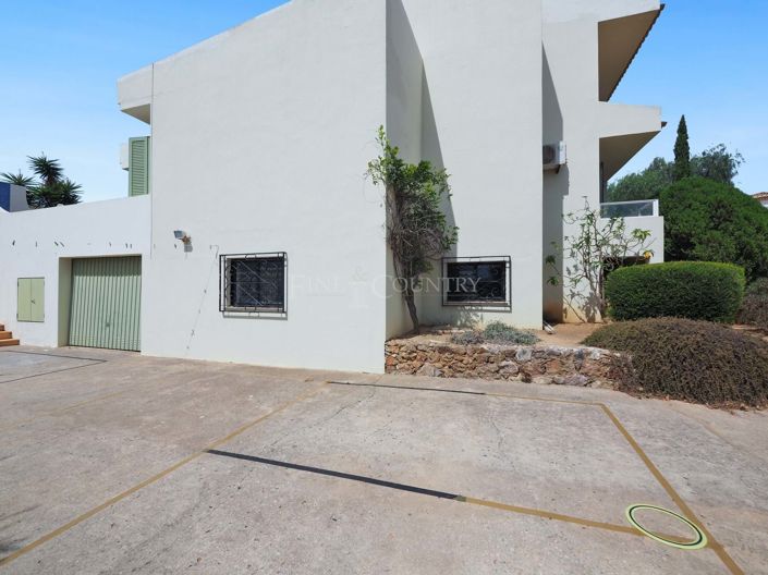 Image No.27-4 Bed Property for sale