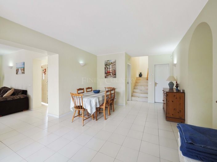 Image No.5-4 Bed Property for sale