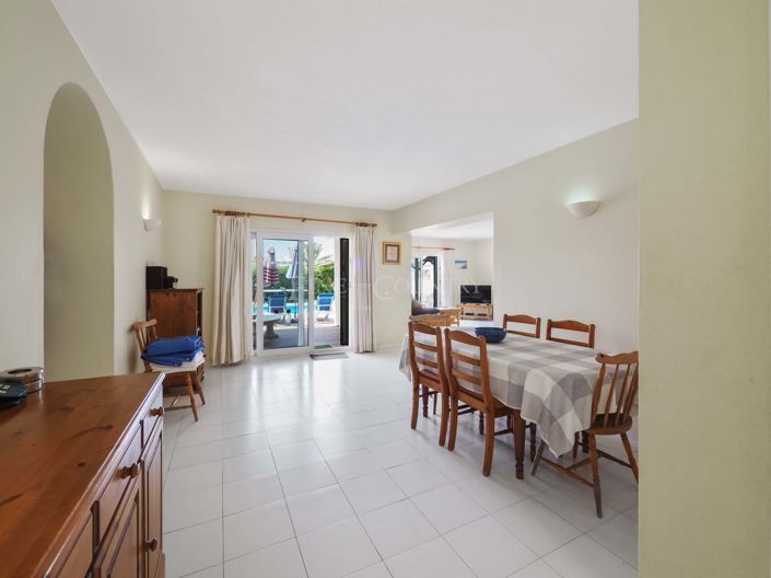 Image No.6-4 Bed Property for sale