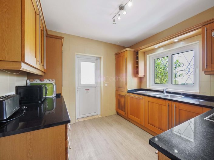 Image No.7-4 Bed Property for sale