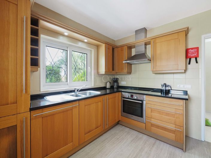 Image No.8-4 Bed Property for sale