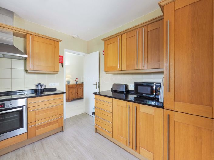 Image No.9-4 Bed Property for sale