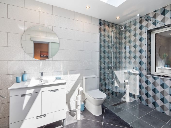 Image No.29-4 Bed Property for sale