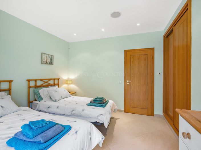 Image No.31-4 Bed Property for sale