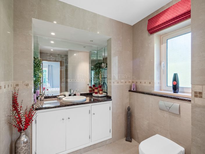 Image No.35-4 Bed Property for sale