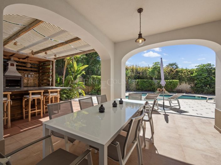 Image No.4-4 Bed Property for sale