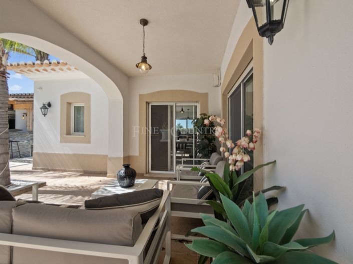 Image No.5-4 Bed Property for sale