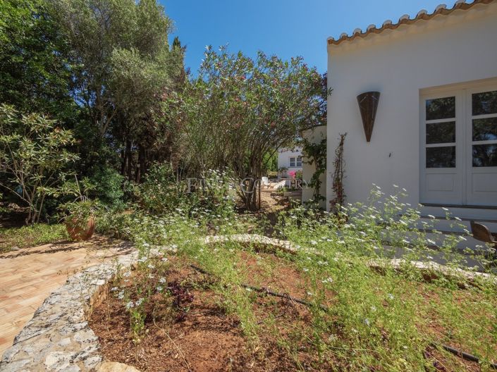 Image No.49-4 Bed Property for sale