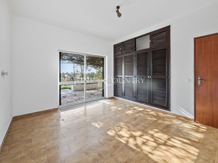 Image No.17-3 Bed Property for sale