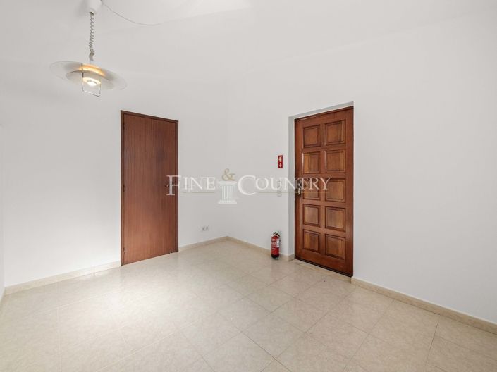 Image No.39-3 Bed Property for sale