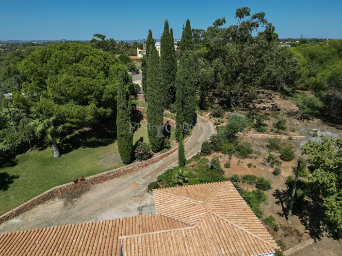 Image No.55-3 Bed Property for sale