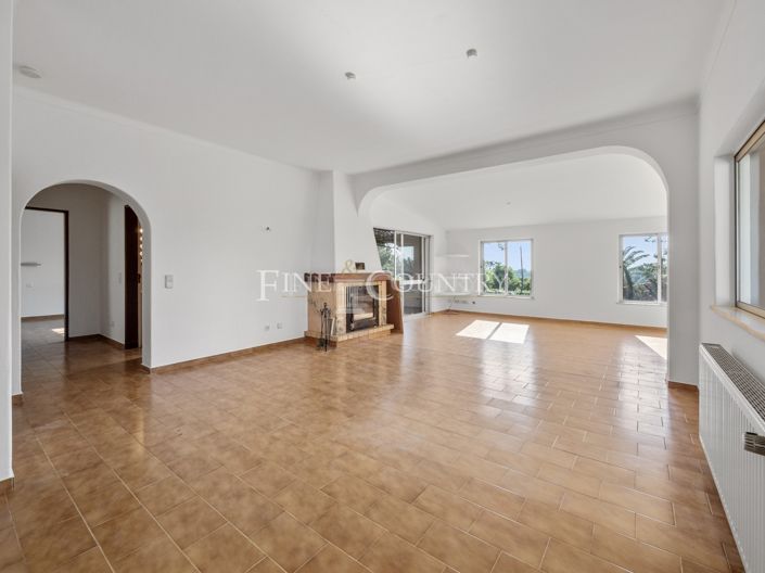 Image No.6-3 Bed Property for sale