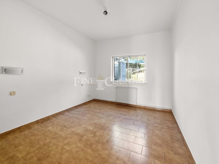 Image No.9-3 Bed Property for sale