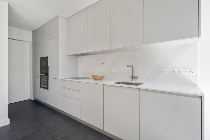 Image No.25-3 Bed Apartment for sale