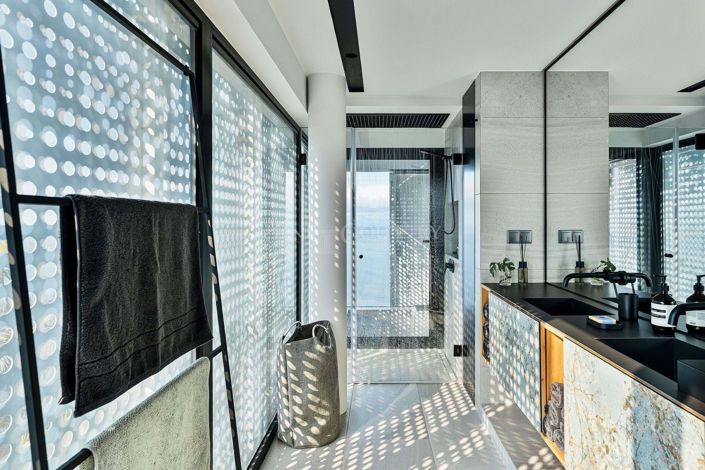 Image No.42-3 Bed Property for sale