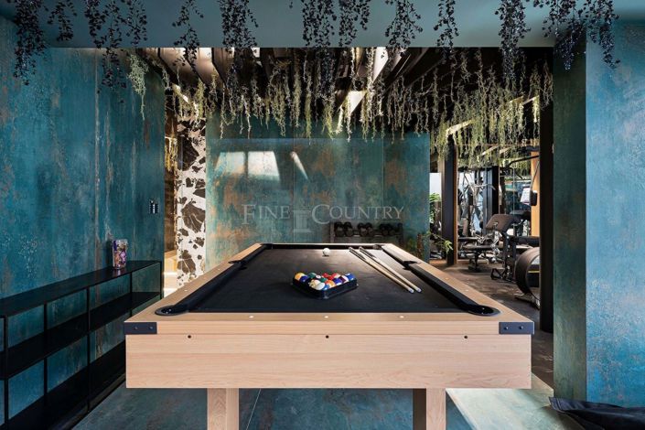 Image No.75-3 Bed Property for sale