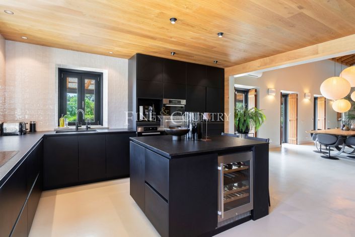 Image No.14-5 Bed Villa for sale