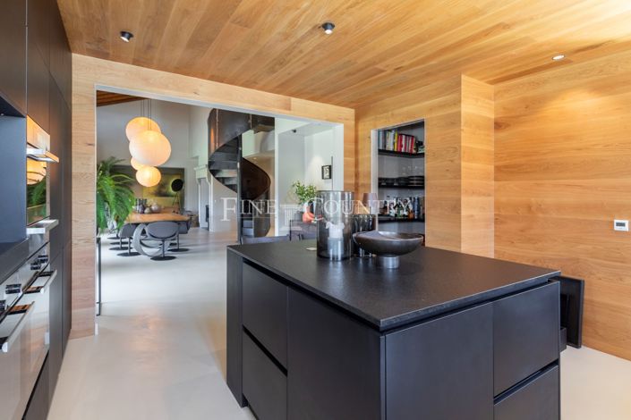 Image No.16-5 Bed Villa for sale