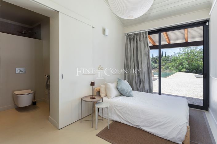 Image No.30-5 Bed Villa for sale