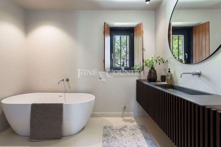 Image No.35-5 Bed Villa for sale