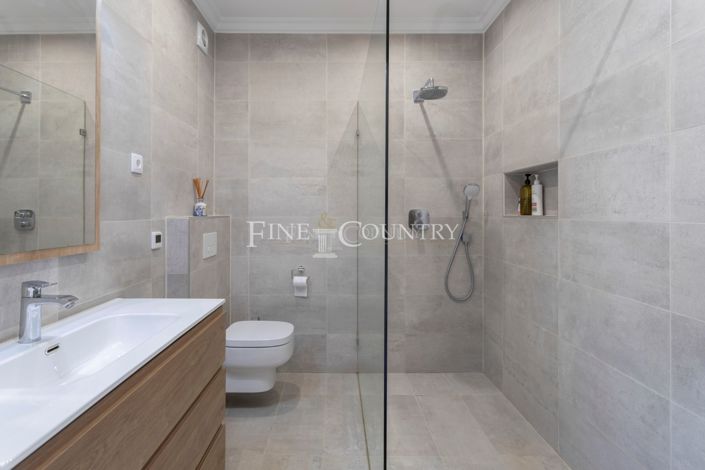 Image No.36-5 Bed Villa for sale