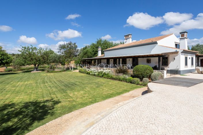 Image No.47-5 Bed Villa for sale