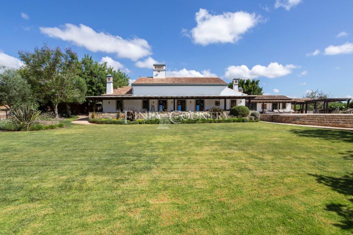 Image No.48-5 Bed Villa for sale