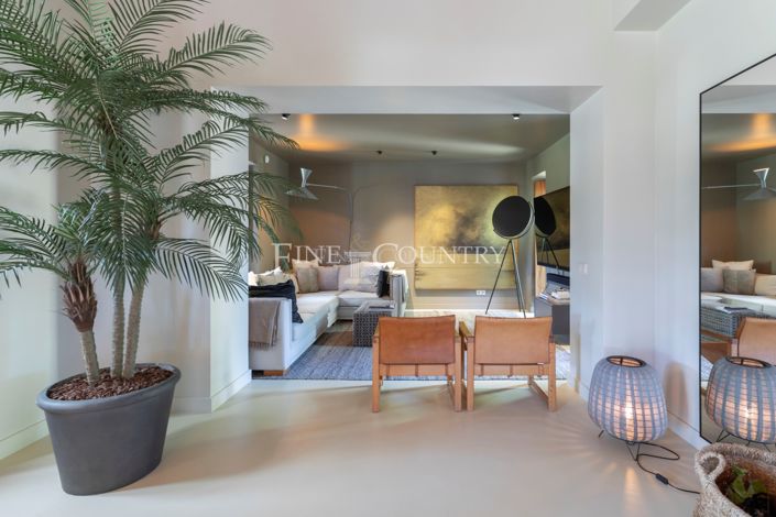 Image No.9-5 Bed Villa for sale