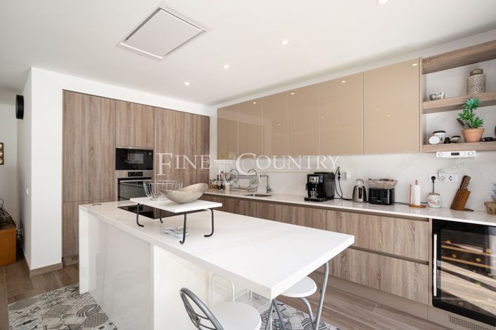 Image No.17-3 Bed Townhouse for sale