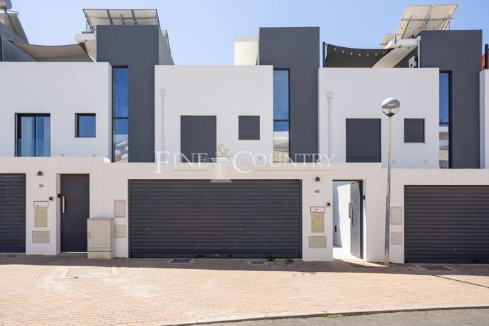 Image No.4-3 Bed Townhouse for sale