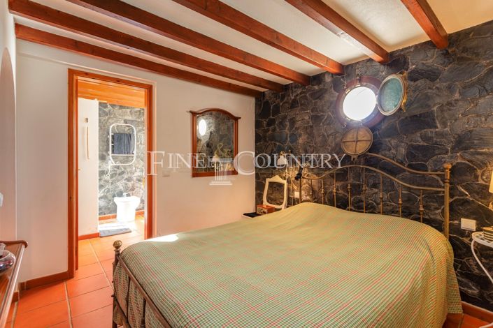 Image No.20-4 Bed Property for sale