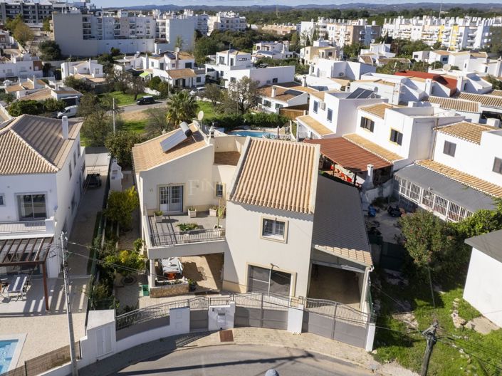 Image No.3-4 Bed Villa for sale