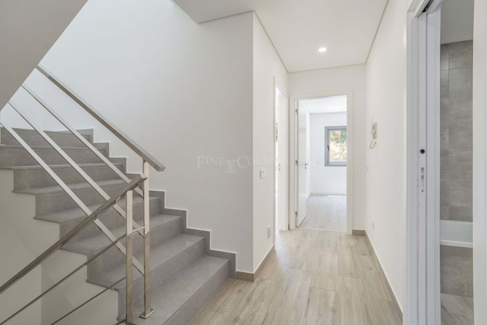 Image No.15-3 Bed Townhouse for sale